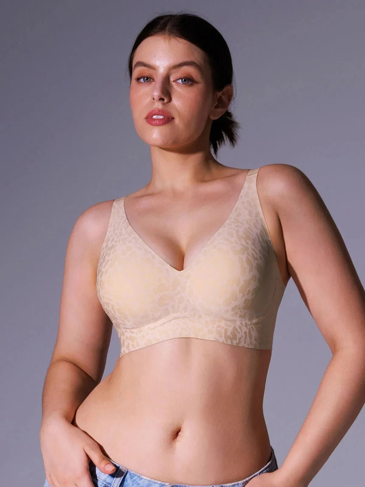 ContourLift™ Seamless Wireless Shaping Push Up Bra